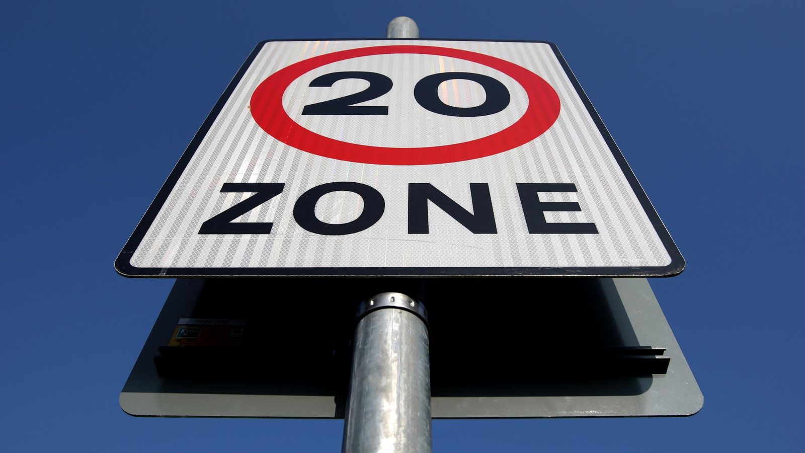 Риши Сунак „да блокира съветите, налагащи нови зони с ограничение на скоростта от 20 мили в час“