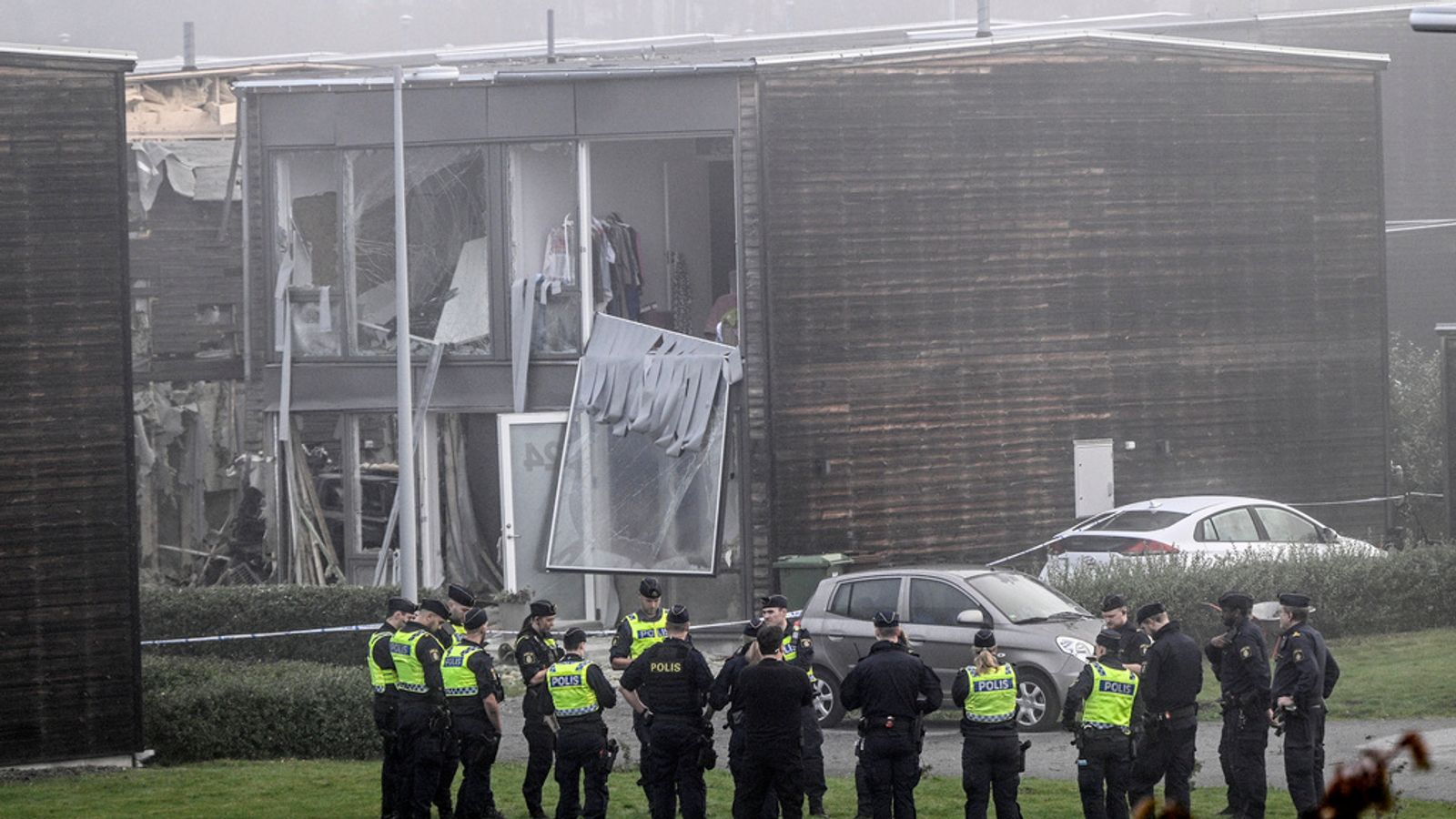 Трима убити в Швеция след стрелба и експлозия, свързани с вражда между престъпни групировки
