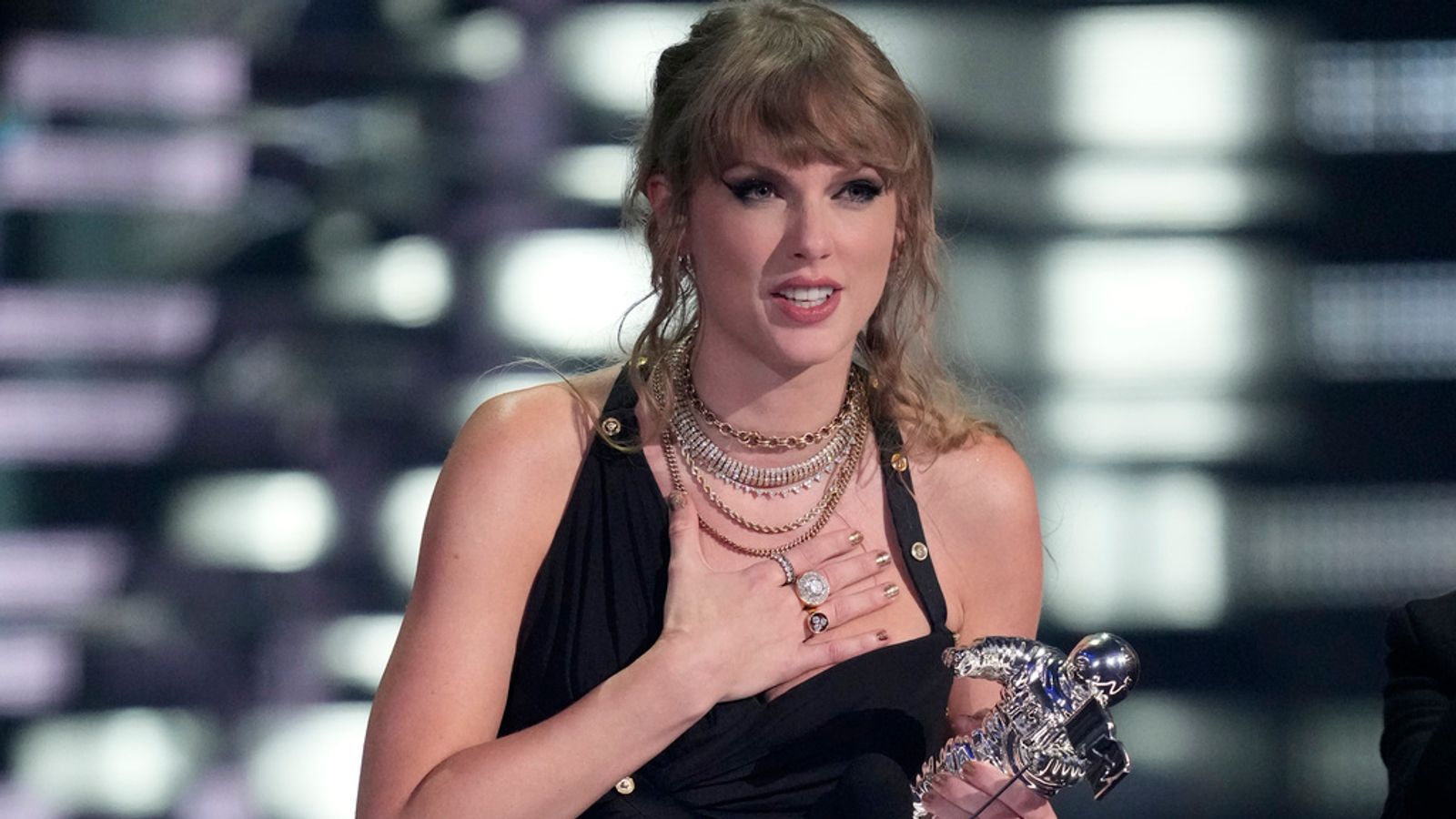 Taylor Swift dominates MTV Video Music Awards 2023 – and NSYNC reunite ...