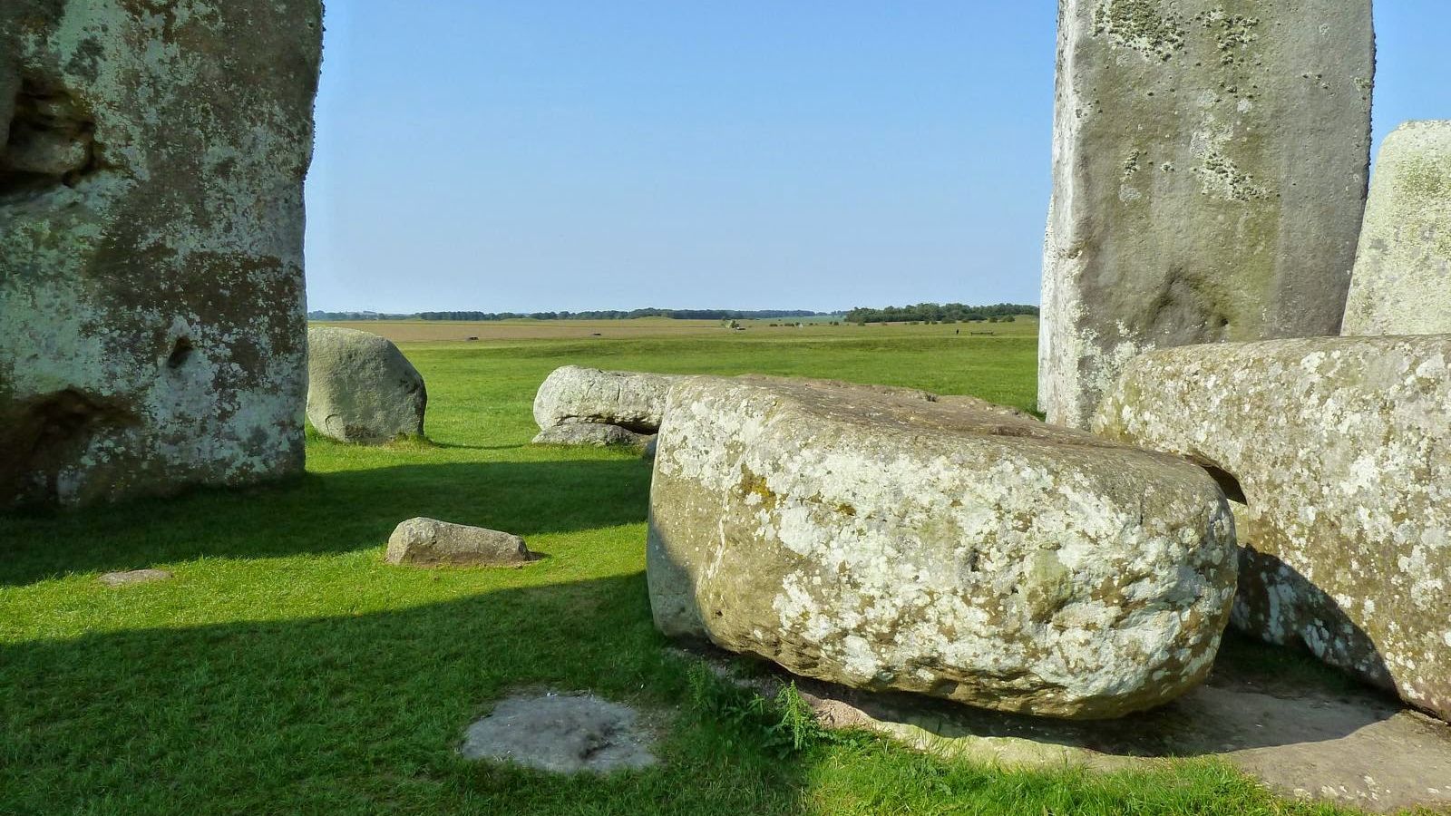 Стоунхендж: Ново проучване предполага, че олтарният камък на историческия паметник може да не е уелски, както се смяташе досега