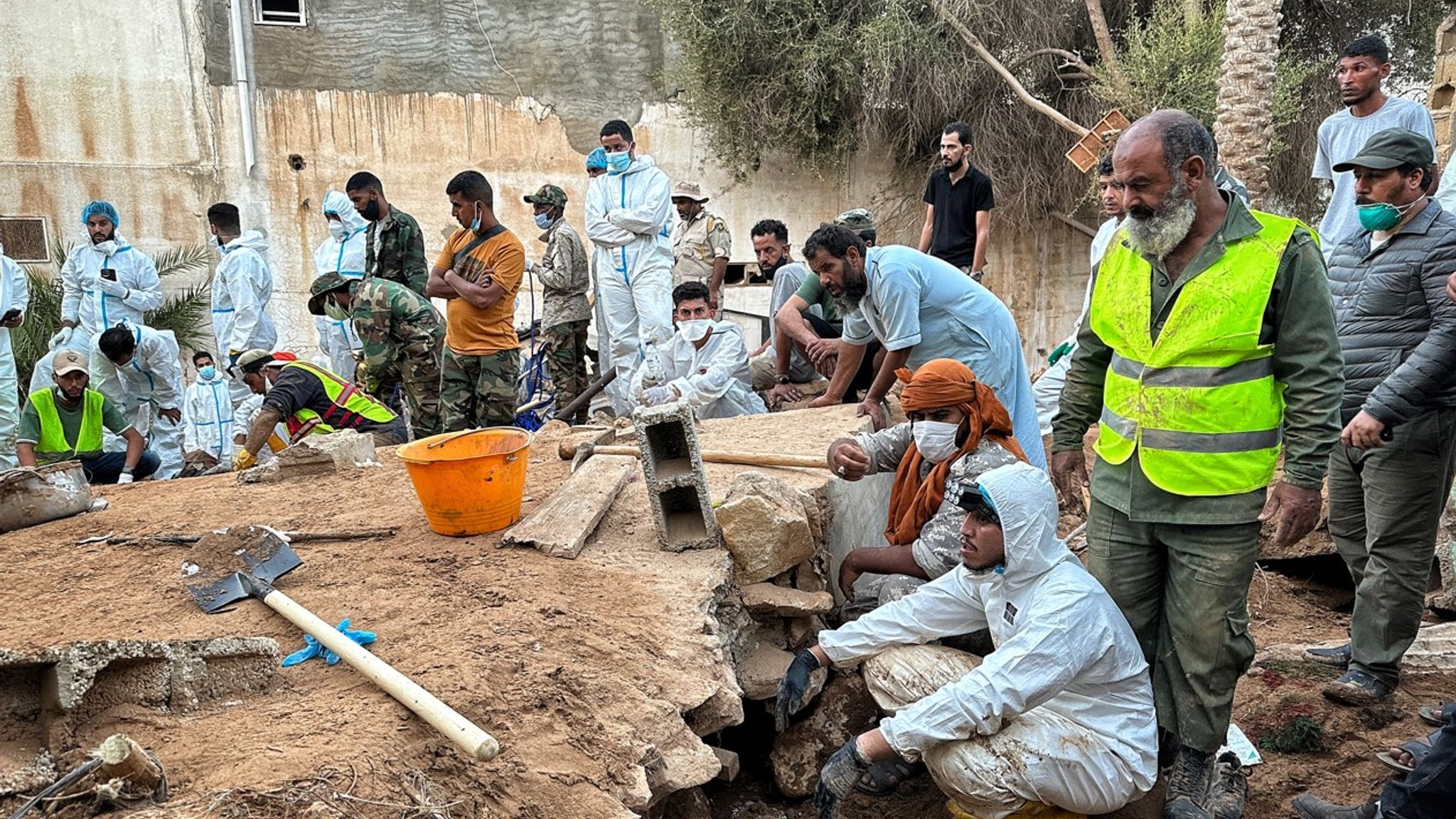 Libya floods: Hope remains survivors can found after Derna dam disaster ...