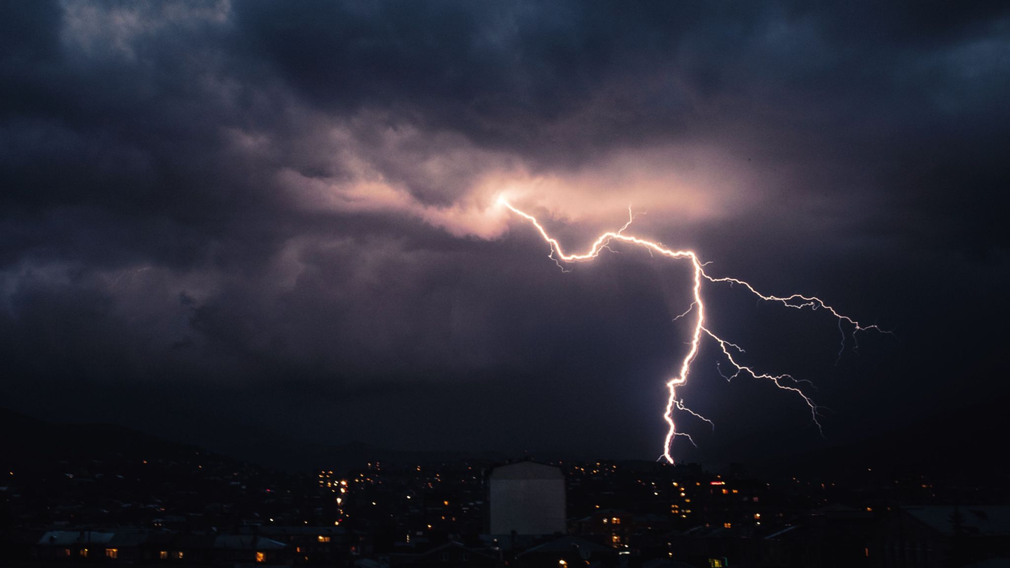 weather-uk-sees-new-september-heat-record-but-thunderstorms-are-on