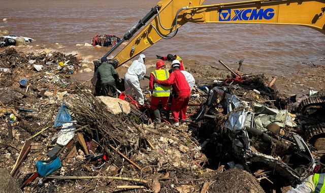 Libya floods: The horrifying moment a girl's body was found in a city facing a truly awful aftermath - Vimarsana News