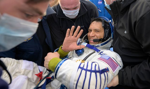 Astronaut who accidentally broke record for longest time spent in space finally... - Vimarsana News