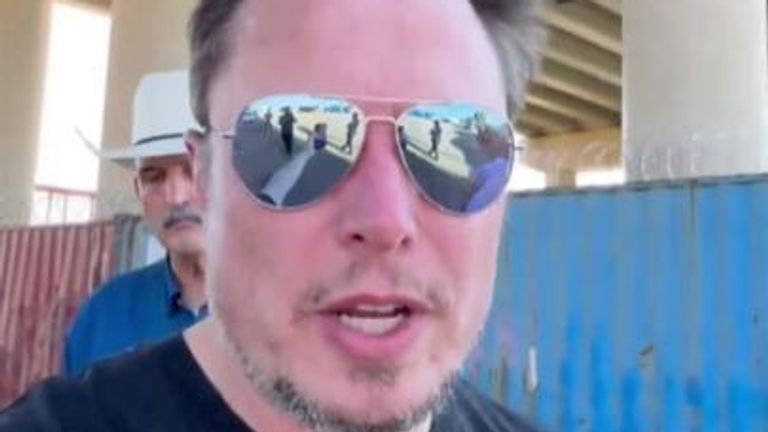 Elon Musk livestreams from Texas border