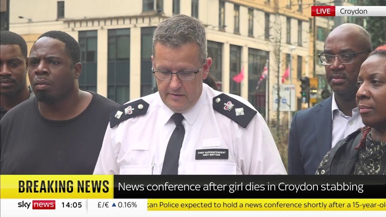 Croydon: Girl, 15, stabbed to death on way to school – as teenage boy is arrested | UK News