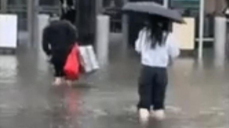 nyc airport flooding
