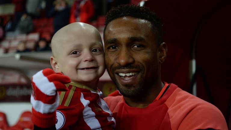 Bradley Lowery, aged five, who is terminally ill with cancer, meets Sunderland&#39;s Jermain Defoe. Pic: Anna Gowthorpe/PA Archive