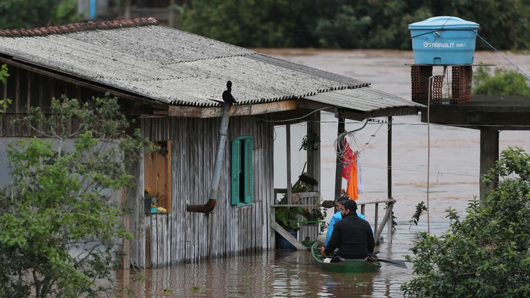 People look for victims after a cyclone hit southern towns, in Bom Retiro do Sul, Rio Grande do Sul state, Brazil September 5, 2023. REUTERS/Diego Vara
