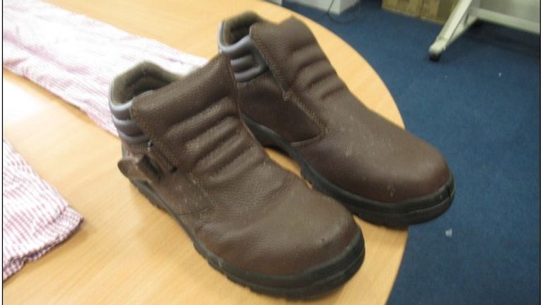 Shoes like the ones Daniel Abed Khalife was believed to have been wearing when he escaped. Pic: Met Police
