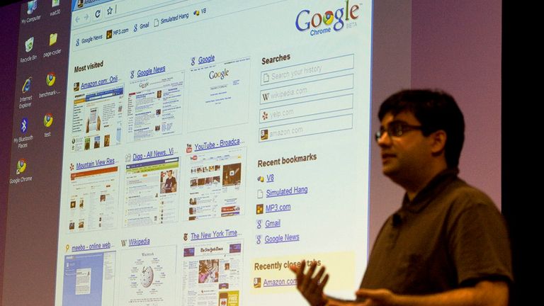 Google software engineer Ben Goodger introduces the company&#39;s new web browser, dubbed Google Chrome, at the company&#39;s headquarters in Mountain View, California September 2, 2008. Google Inc&#39;s new browser software is designed to work "invisibly" and will run any application that runs on Apple Inc&#39;s Safari Web browser, company officials said on Tuesday. REUTERS/Kimberly White (UNITED STATES)
