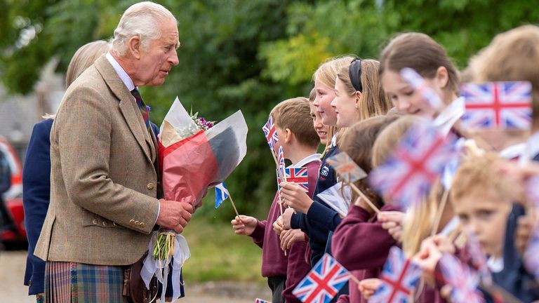 Britain&#39;s King Charles meets members of the public during a visit to the Discovery Centre and Auld School Close in Tomintoul, Britain September 13, 2023. Jane Barlow/Pool via REUTERS