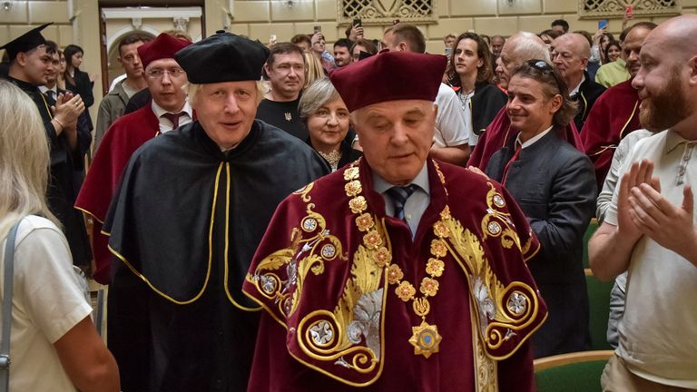 Former British Prime Minister Boris Johnson attends the awarding of the honorary title "Doctor Honoris Causa of the Ivan Franko National University of Lviv", amid Russia&#39;s attack on Ukraine, in Lviv, Ukraine September 9, 2023. REUTERS/Pavlo Palamarchuk
