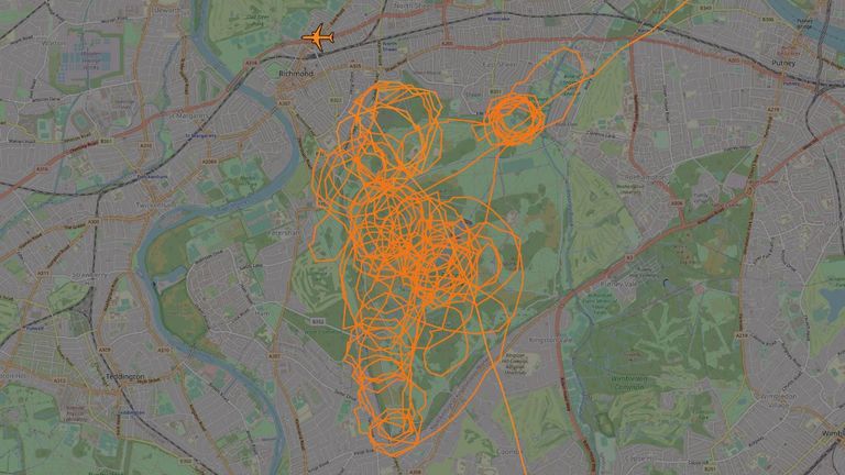 News Draw tracks police helicopter over Richmond Park