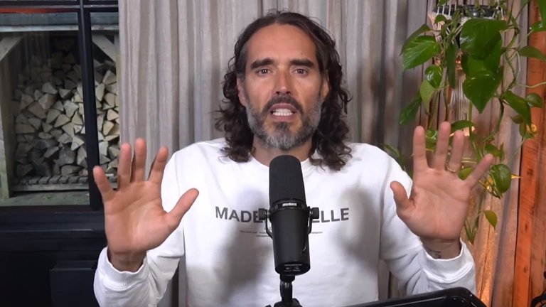 Russell Brand speaks on Rumble. Pic: Russell Brand/Rumble