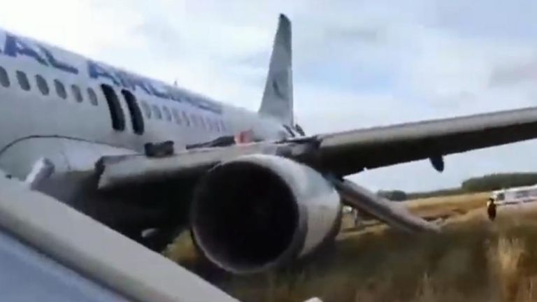Russia plane landing