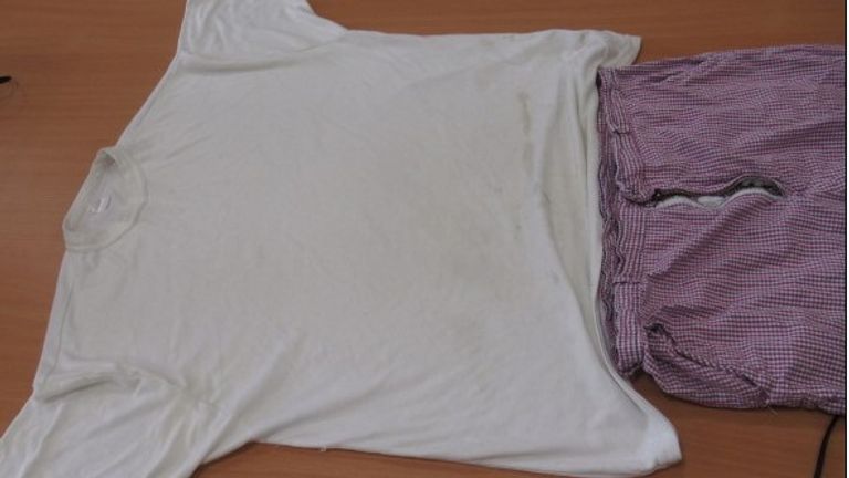 Trousers and T-shirt like the ones Daniel Abed Khalife was believed to have been wearing when he escaped. Pic: Met Police