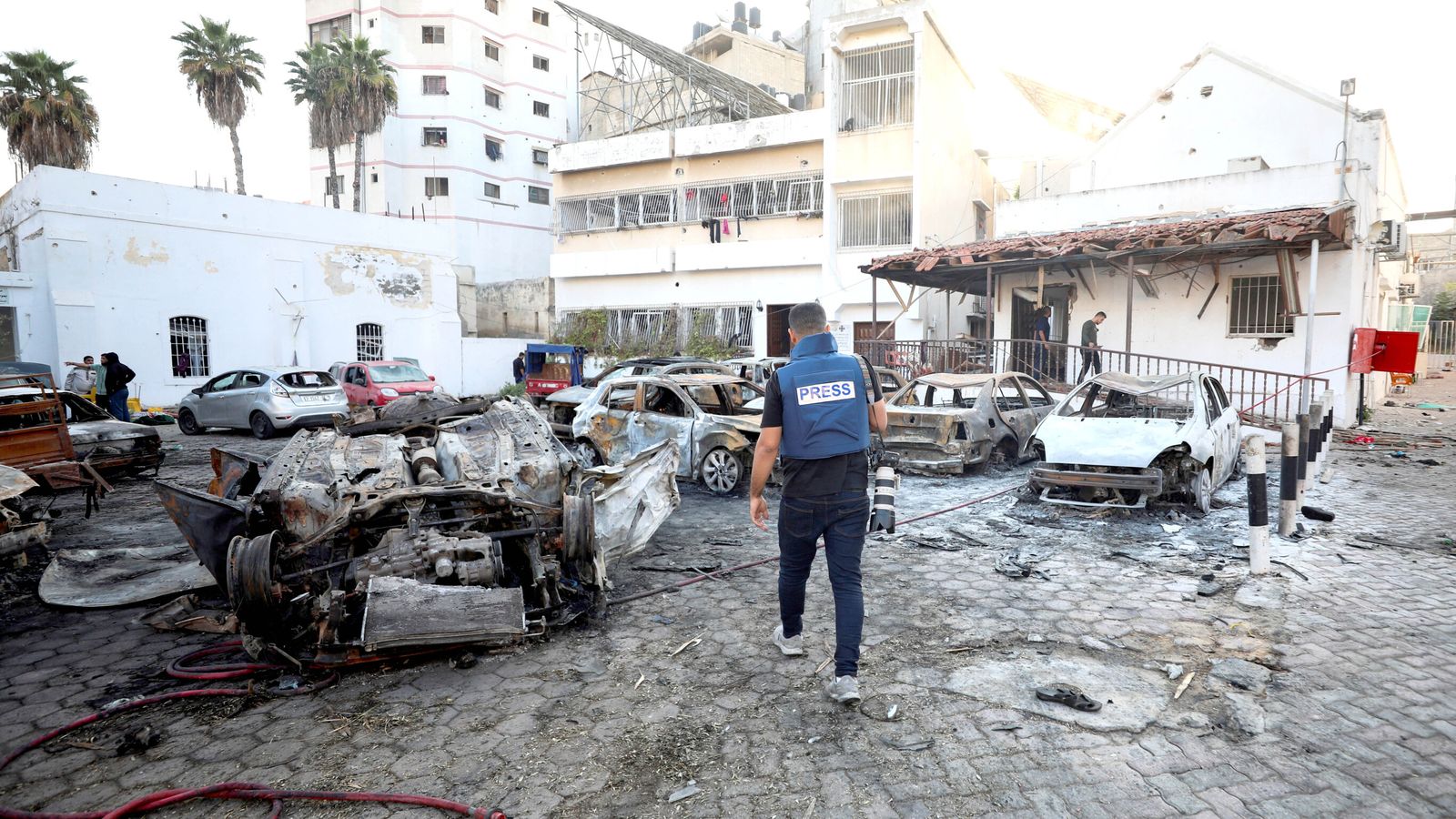 US spy agencies believe hospital blast caused by Palestinian rocket that broke apart after engine failure, officials say