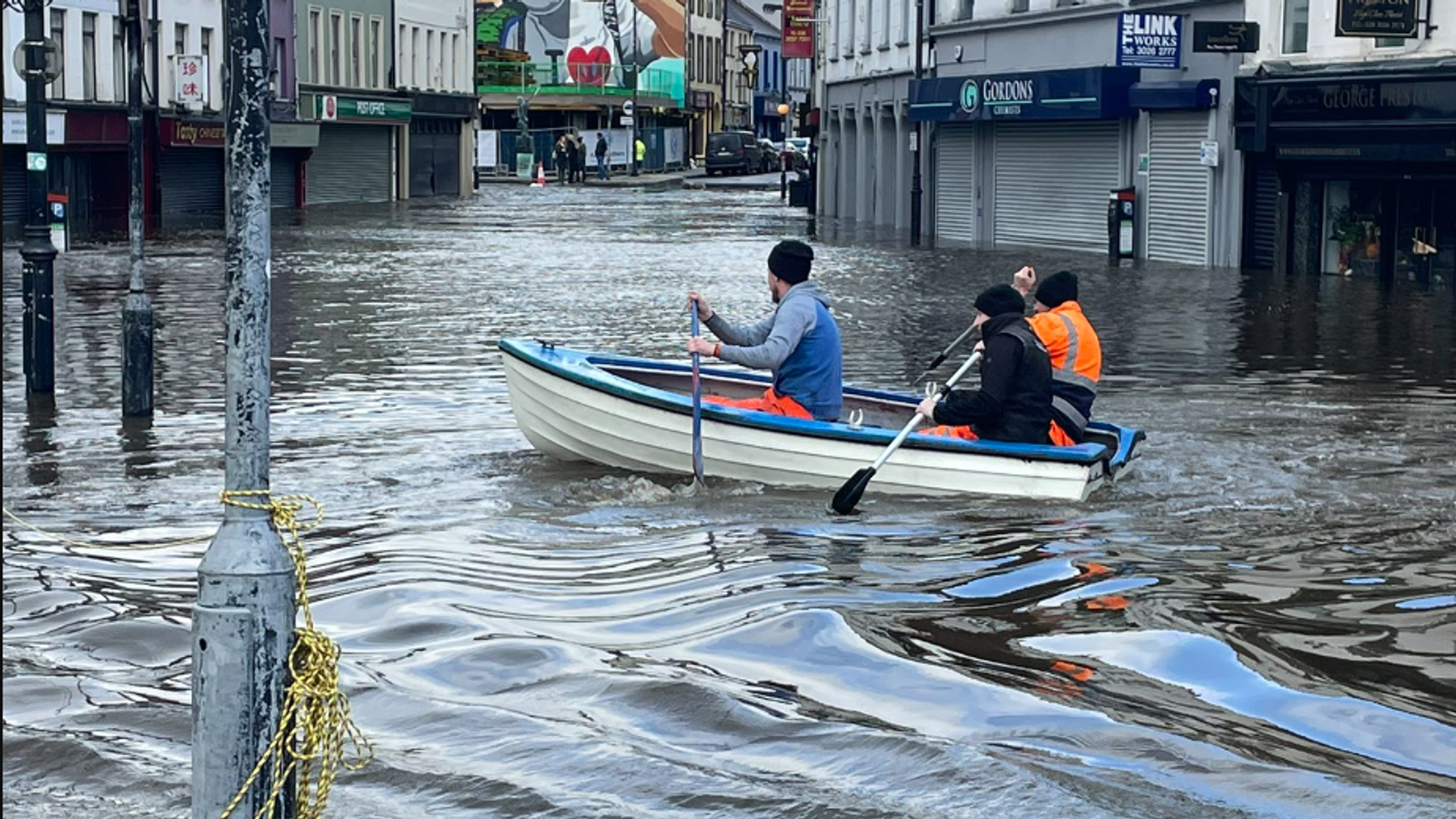 UK weather: Amber alert issued for parts of England as 'nasty' Storm Ciaran approaches