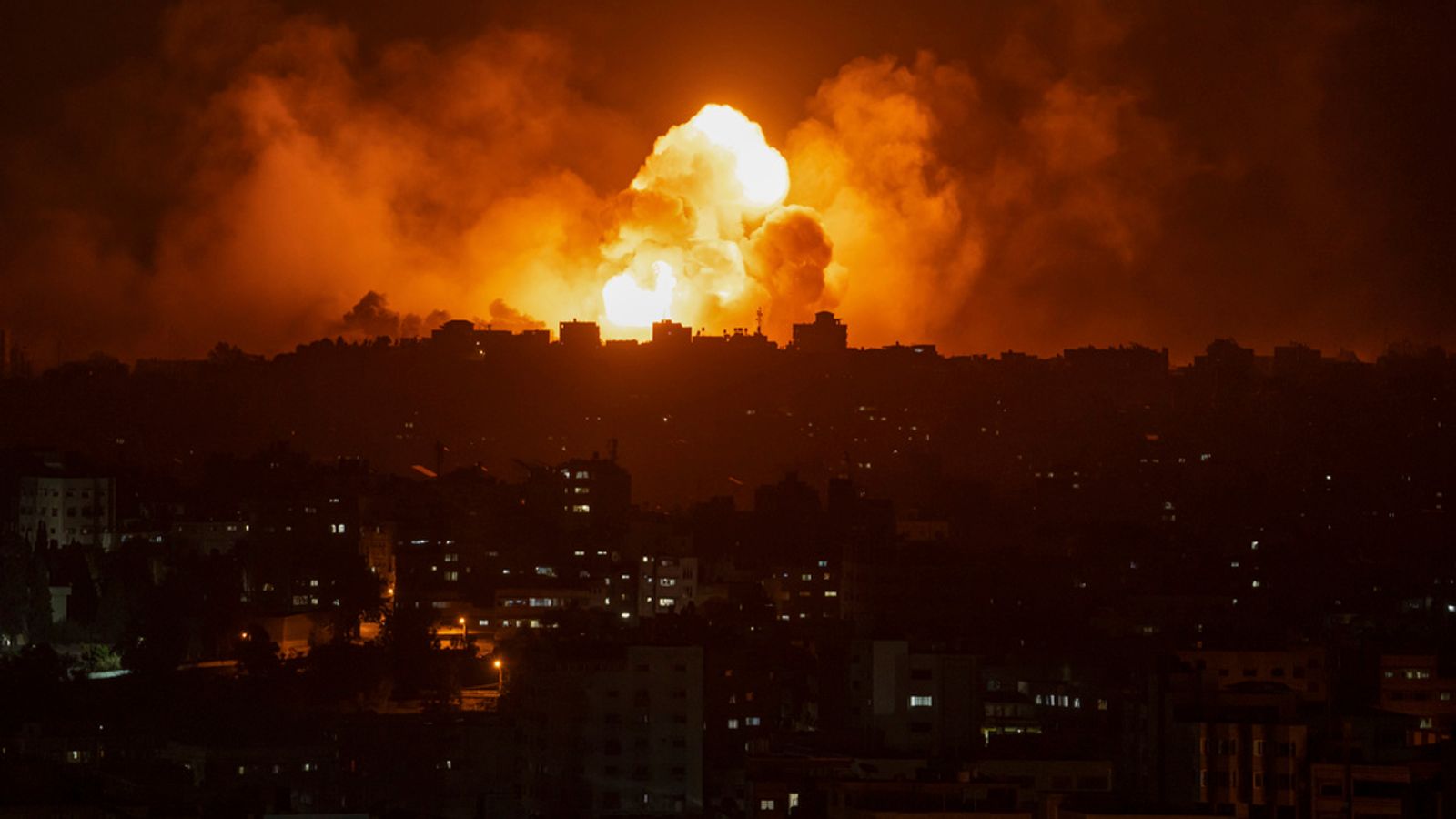 'Up to 700' Israelis dead in Hamas attacks as 'dozens' of warplanes strike Gaza Strip 