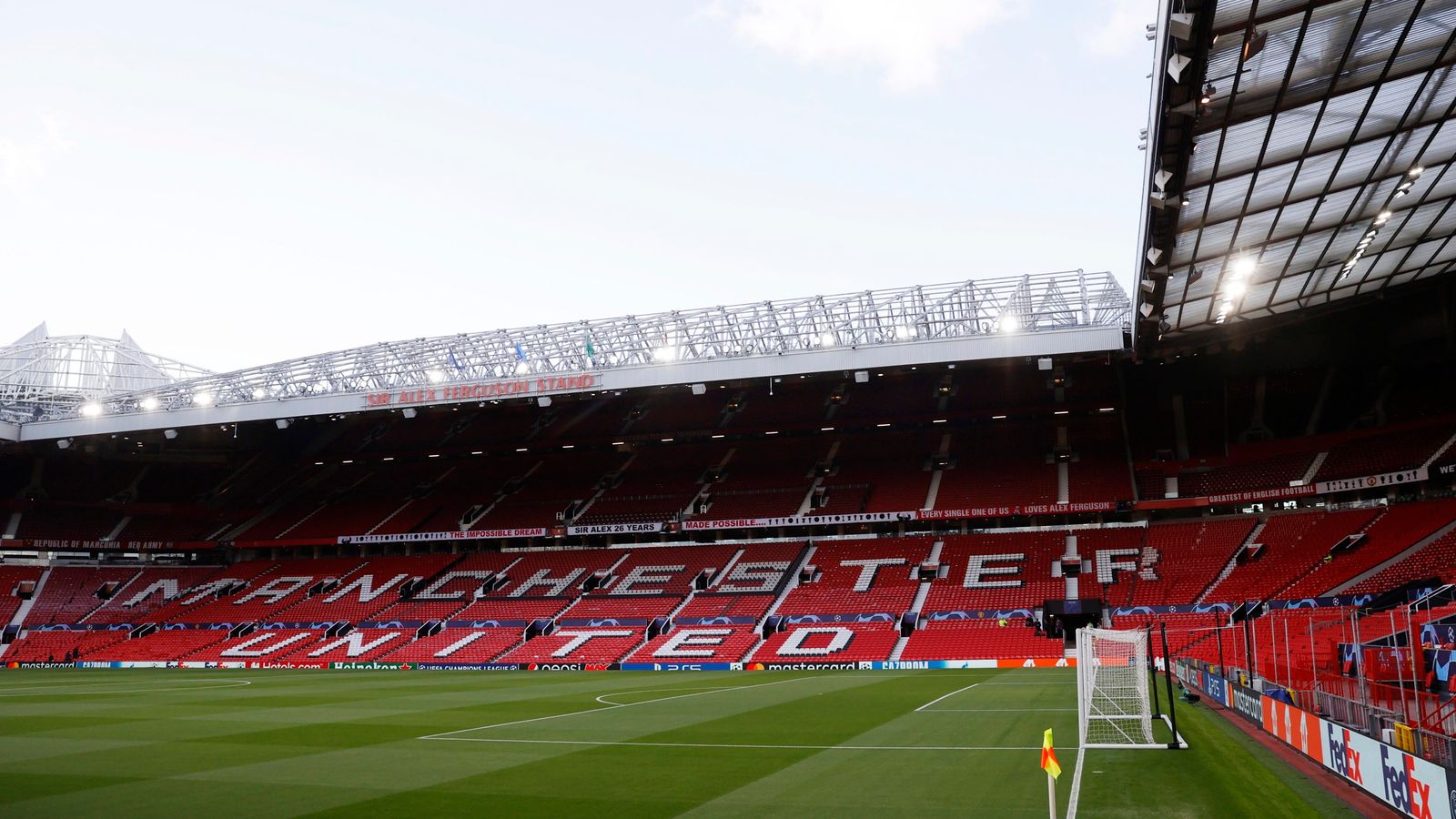 Ratcliffe poised for -a-share stake in Manchester United 