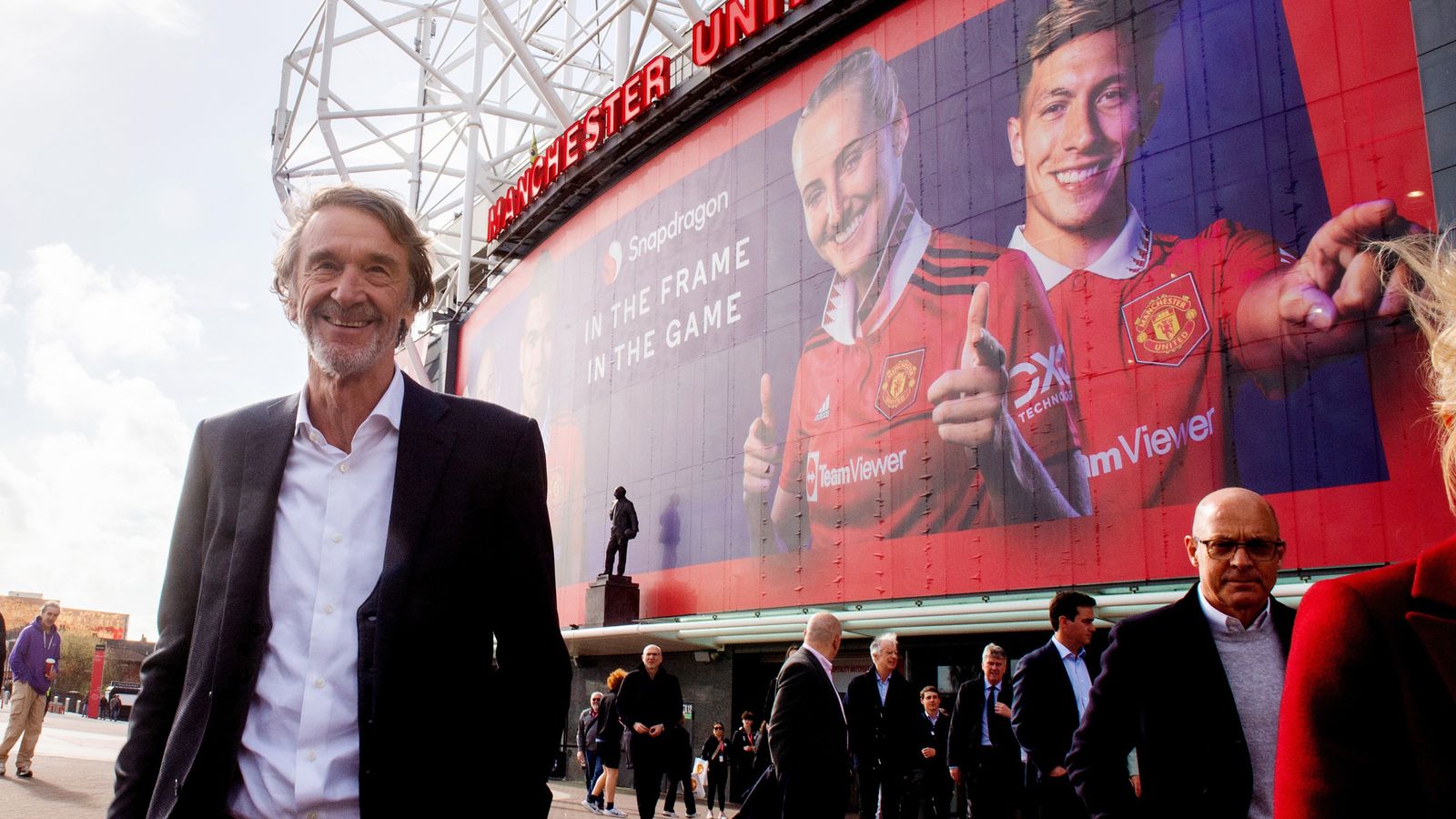 Manchester United to confirm sale of 25% stake to Sir Jim Ratcliffe 
