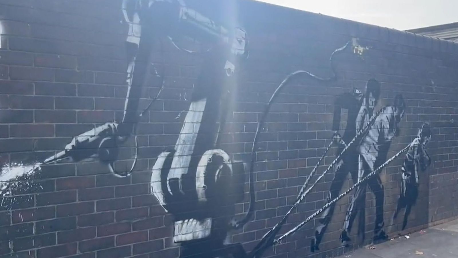 Possible New Banksy Mural Appears In London News UK Video News Sky News   Skynews New Banksy London 6319756 