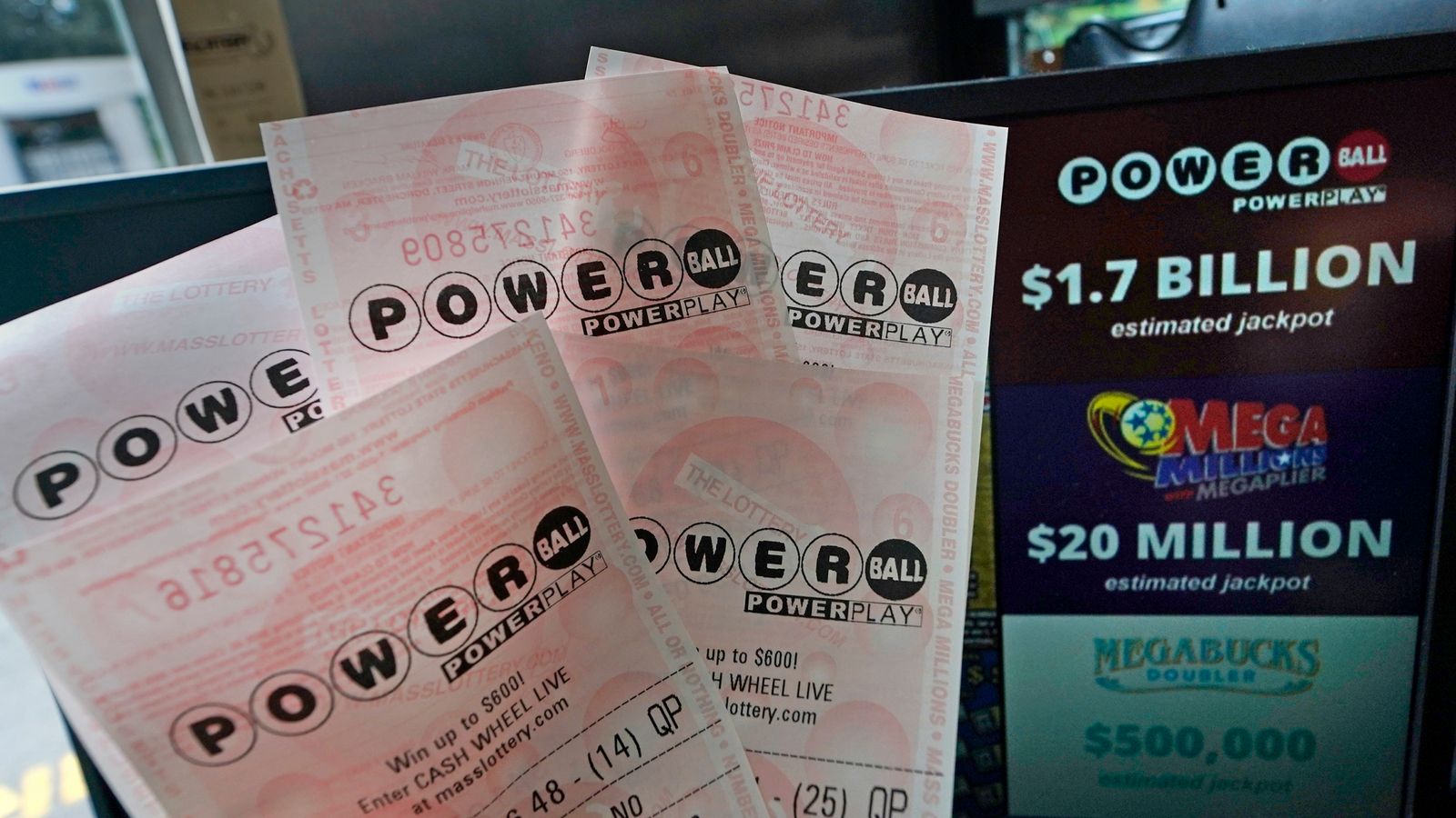 California ticketholder wins .7bn Powerball jackpot