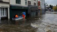 31/10/2023 15:20
PICTURE
NIRELAND-WEATHER/
Flooding ahead of the arrival of Storm Ciaran
SOURCE:
REUTERS
Flooding ahead of the arrival of Storm Ciaran
People sit in a boat as they attempt to navigate through water as it flows through streets after heavy rain caused extensive flooding, ahead of the arrival of Storm Ciaran, in the city centre of Newry, Northern Ireland, October 31, 2023. REUTERS/Clodagh Kilcoyne