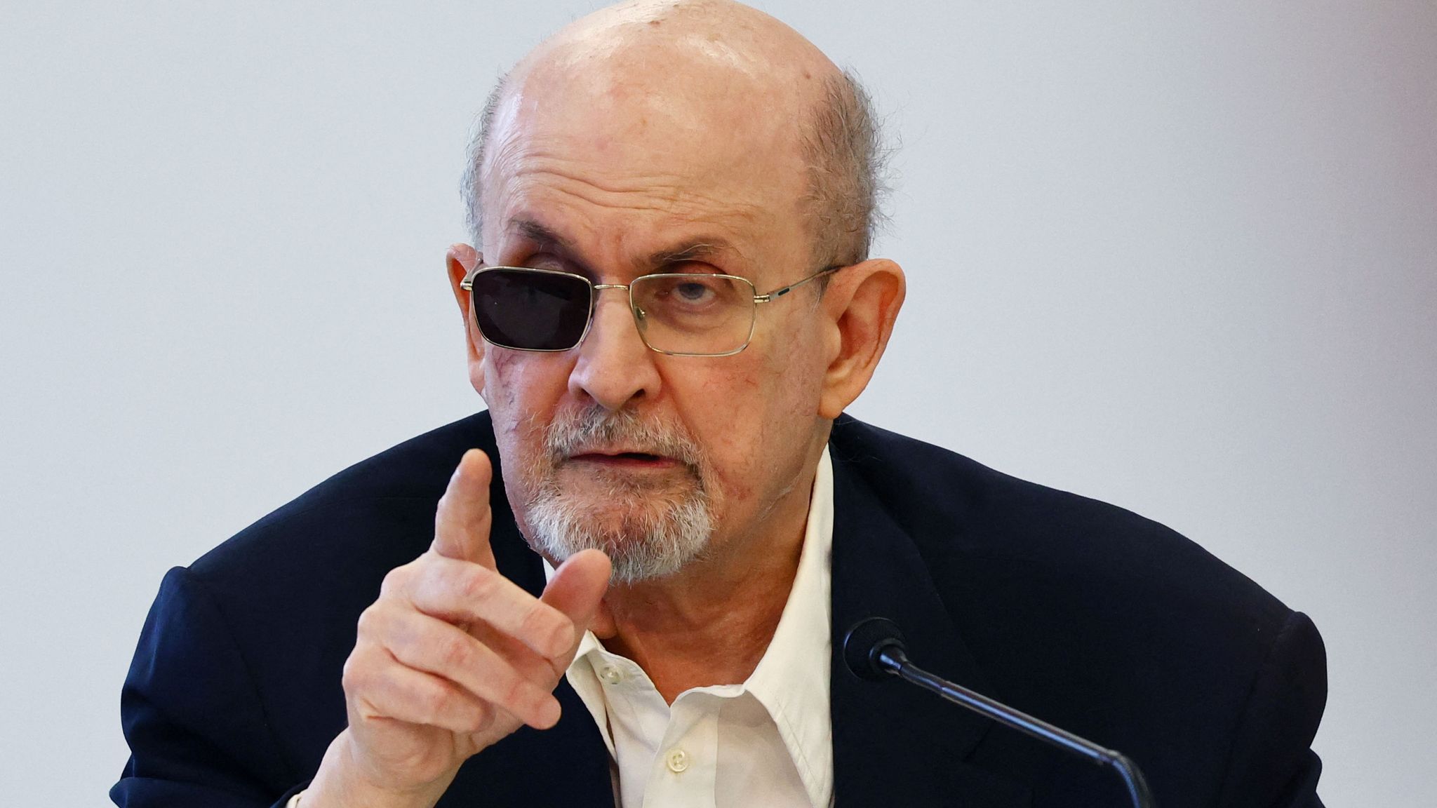 Salman Rushdie: Author says knife attacker came at him like a 'missile ...