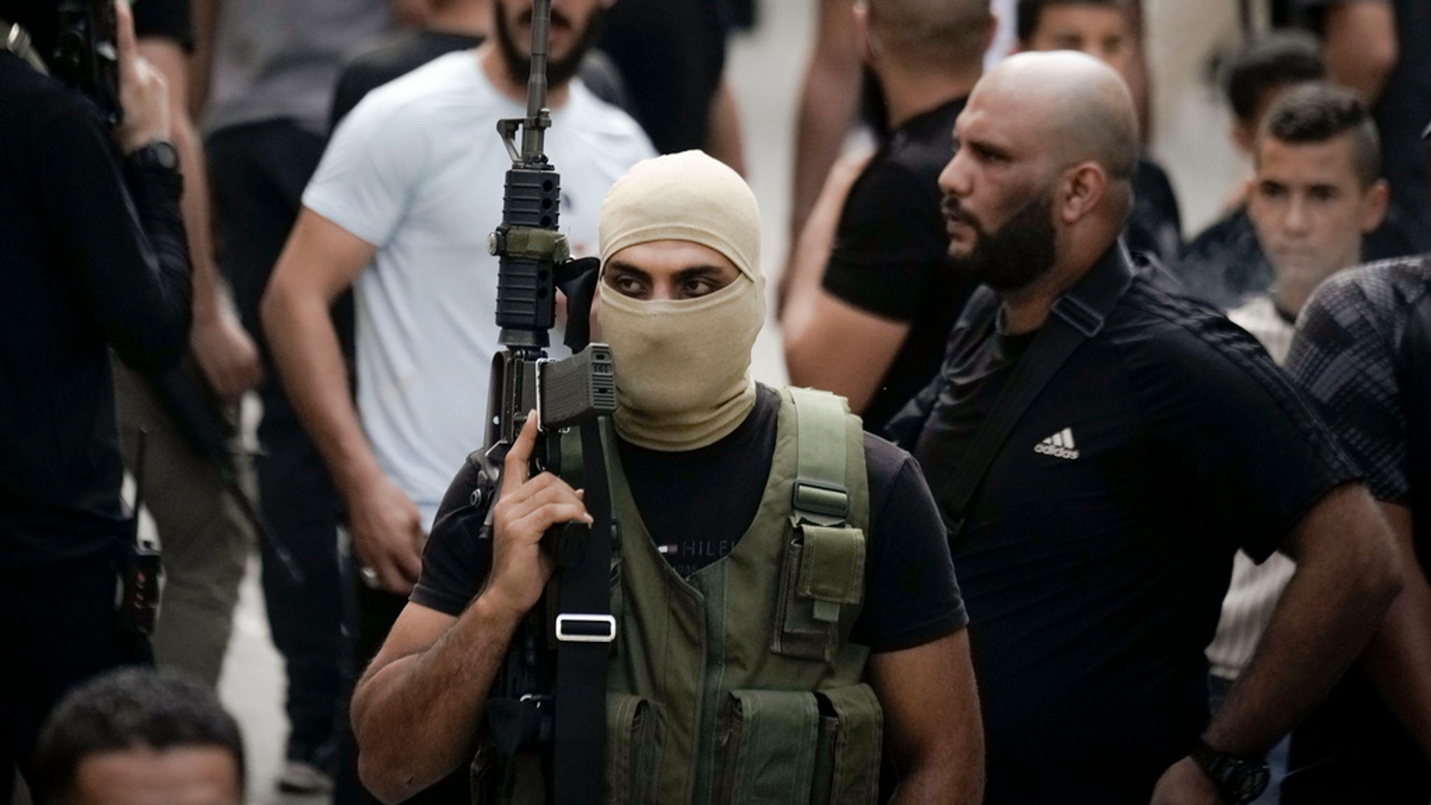 Israel-Gaza latest: Hundreds more reported dead; major airline suspends flights to Tel Aviv; Israel facing 'unprecedented situation' | World News | Sky News