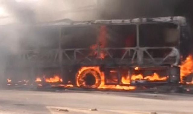 Brazil: Gangsters torch at least 35 buses after 'man of war' crime boss killed by police - Vimarsana News