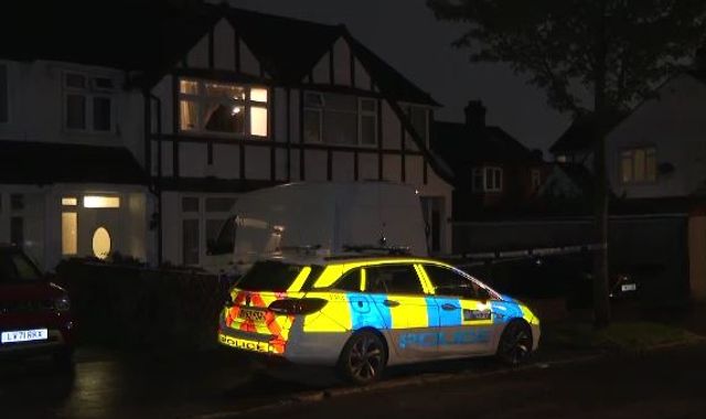 Man arrested on suspicion of murder after woman, 19, stabbed to death in Croydon - Vimarsana News