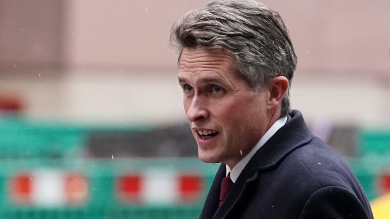 Sir Gavin Williamson leaves City Of London Magistrates&#39; Court, after giving evidence against Simon Parry   