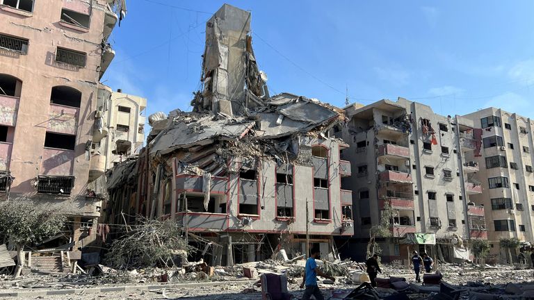 Damaged residential buildings are seen in the aftermath of Israeli strikes, near Al-Quds hospital in Gaza City October 30, 2023. REUTERS/Mohammed Al-Masri
