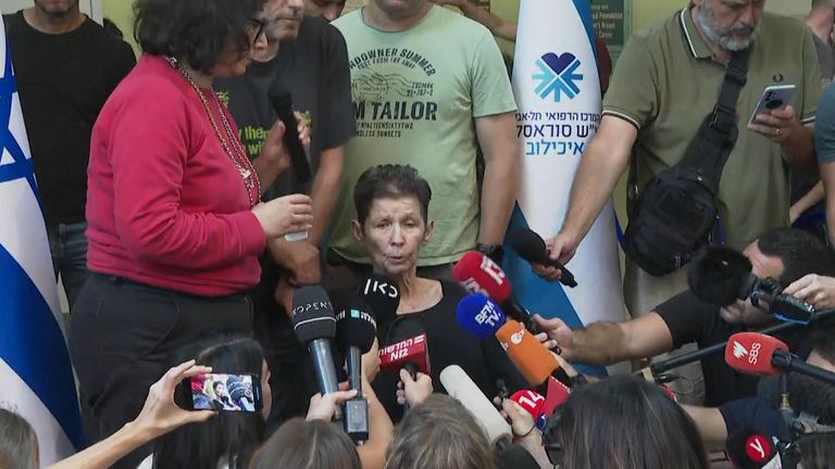 Freed hostage Lifschitz gives press conference