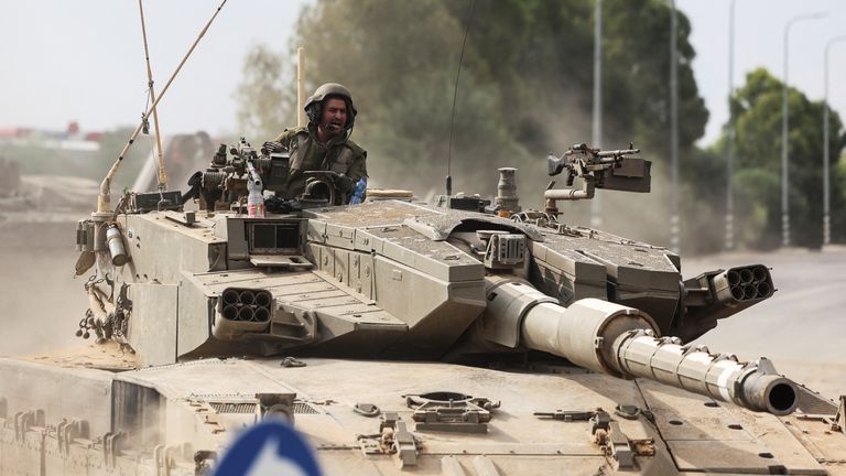 More Israeli tanks are appearing near Gaza