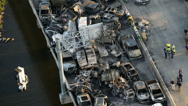 New Orleans 'super fog' leaves at least seven dead and New Orleans 'super fog' leaves at least seven dead and