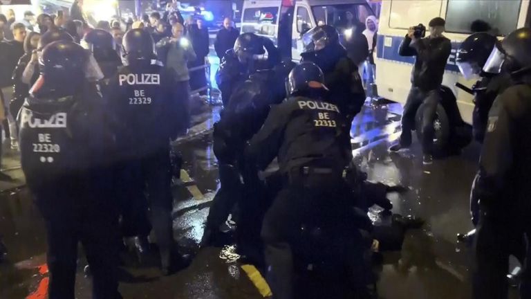 Israel Pro Palestinian Protesters Clash With Police At Rally In Berlin Israel Pro Palestinian Protesters Clash With Police At Rally In Berlin