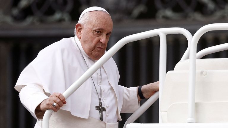 Pope Francis looks on, on the day of the weekly general audience in Saint Peter&#39;s Square at the Vatican, October 25, 2023. REUTERS/Guglielmo Mangiapane