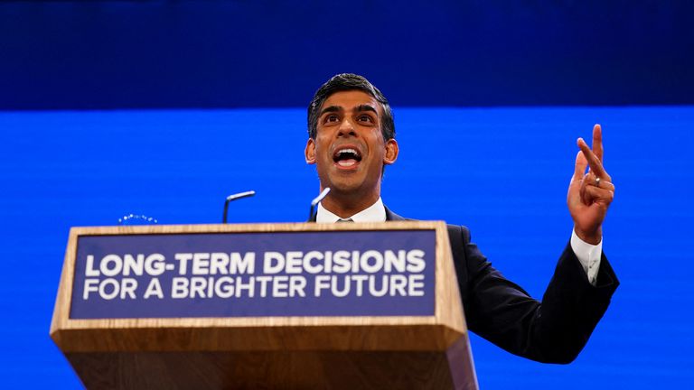 British Prime Minister Rishi Sunak speaks at the annual conference of the British Conservative Party in Manchester, England, October 4, 2023.  REUTERS/Toby Melville
