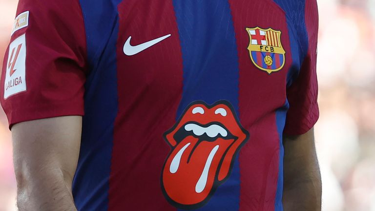 A logo of the English rock band Rolling Stones seen on the Barcelona&#39;s Ilkay Gundogan&#39;s shirt during the La Liga soccer match between Barcelona and Real Madrid at the Olympic Stadium in Barcelona, Spain, Saturday, Oct. 28, 2023. (AP Photo/Joan Monfort)