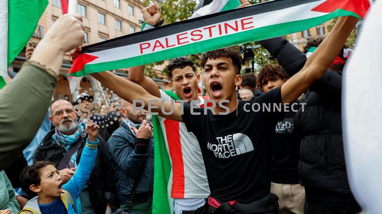 People in Rome demonstrating in support of Palestine 