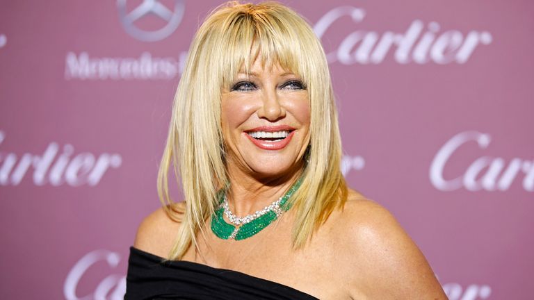 Actress Suzanne Somers poses at the 26th Annual Palm Springs International Film Festival Awards Gala in Palm Springs, California, January 3, 2015. REUTERS/Danny Moloshok (UNITED STATES - Tags: ENTERTAINMENT)
