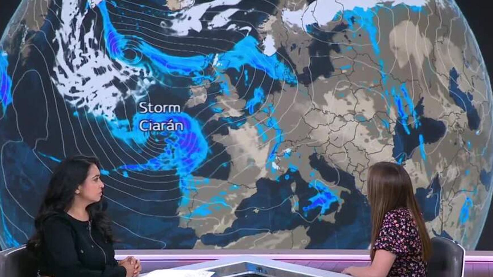 Storm Ciaran: Storm Set To Bring Wind And Rain To UK | News UK Video ...