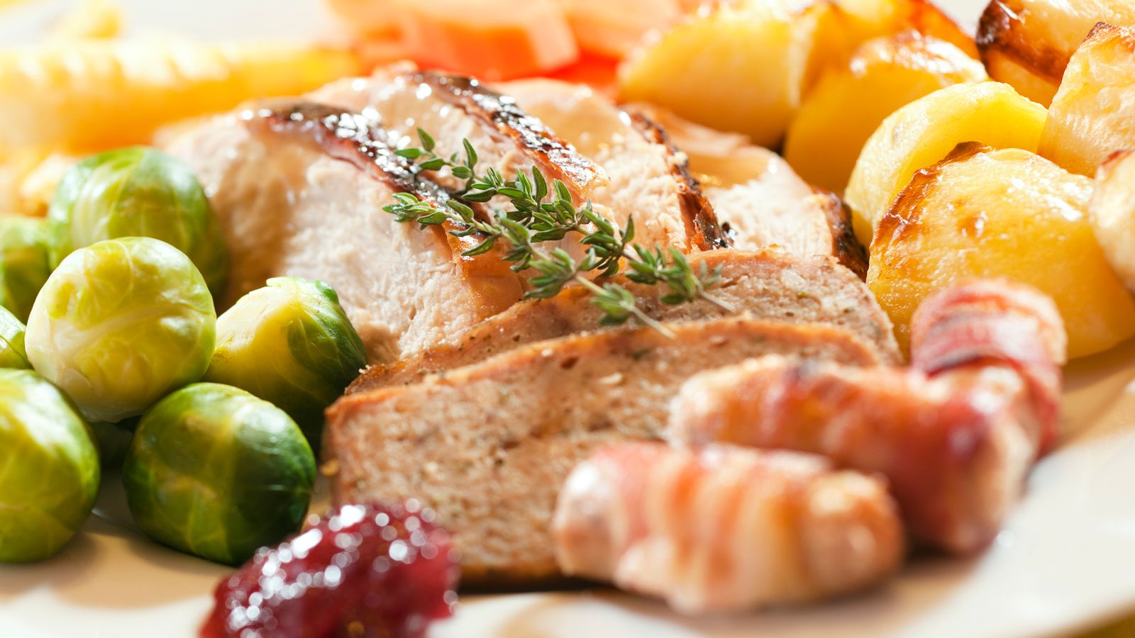 Cost of Christmas dinner set to rise in 'record-breaking' festive grocery spree