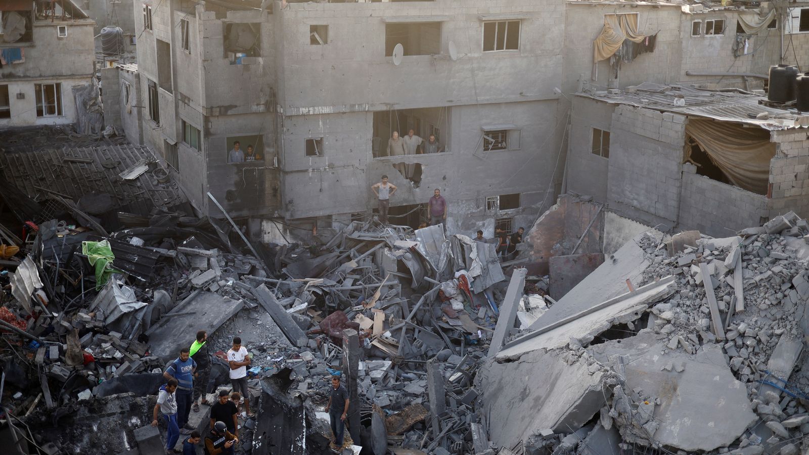 Israel-Hamas war: Hamas says Israeli airstrike kills dozens at refugee ...