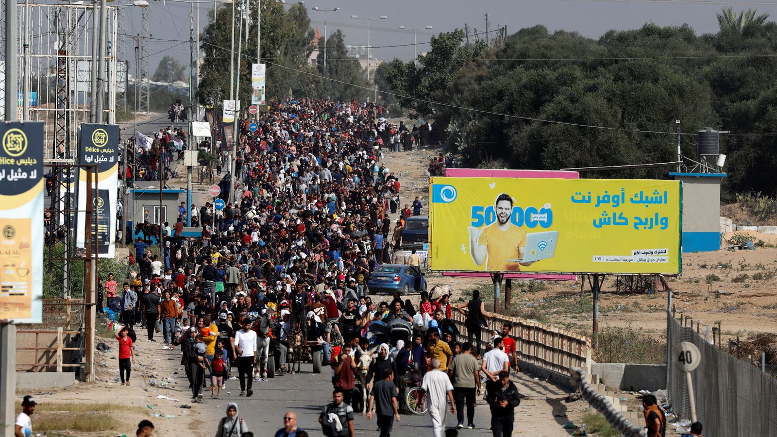 Tens of thousands of civilians flee amid heavy fighting in Gaza