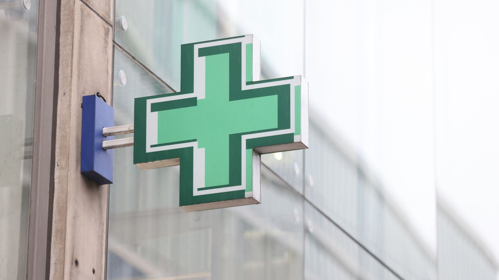 No GP appointment needed: List of illnesses pharmacies will now be able to diagnose and treat