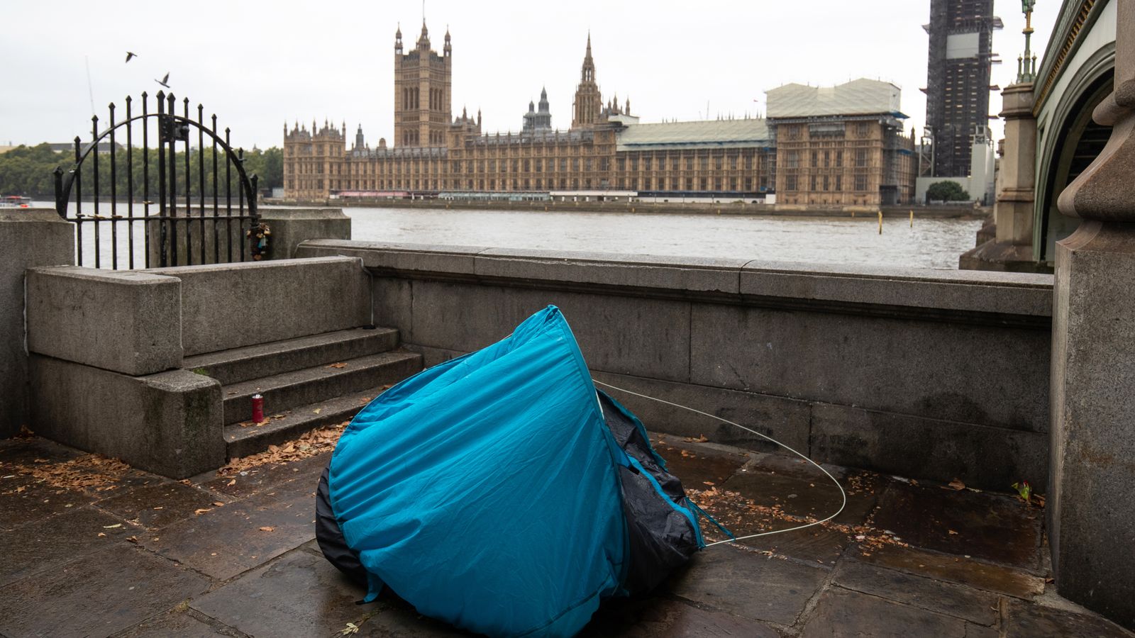 Suella Braverman 'wants to restrict use of tents by homeless people'